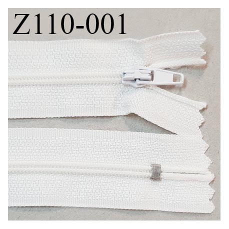 Fermeture zip 110 cm non séparable couleur écru largeur 2.7 cm longueur 110 cm largeur de la glissière nylon prix à la pièce