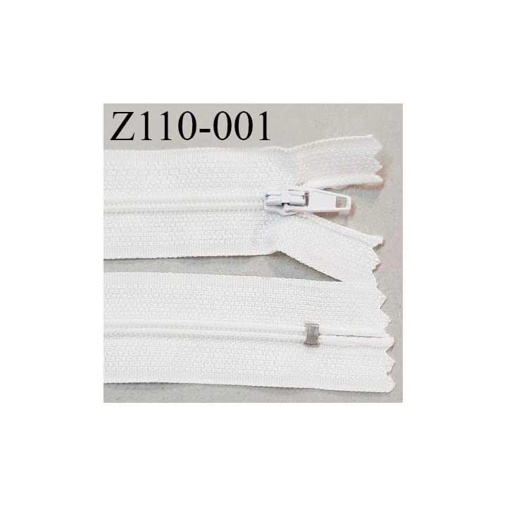 Fermeture zip 110 cm non séparable couleur écru largeur 2.7 cm longueur 110 cm largeur de la glissière nylon prix à la pièce