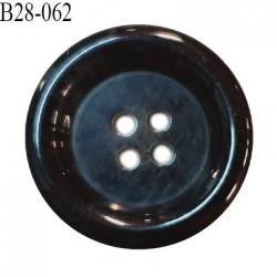 Bouton 28 mm en pvc couleur noir légèrement marbré en gris 4 trous largeur 28 mm épaisseur 6 mm prix à la pièce