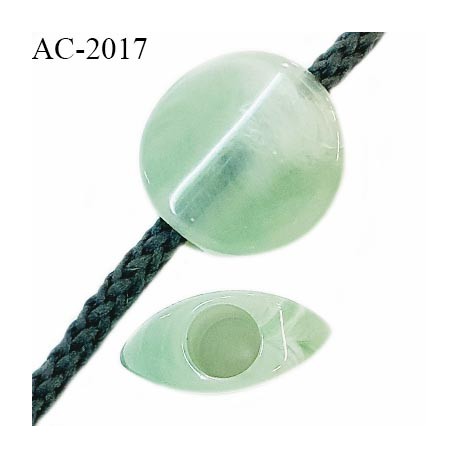 Perle en pvc couleur vert effet pierre de jade largeur 21 mm hauteur 20 mm pour cordon de 5 mm de diamètre prix à l'unité