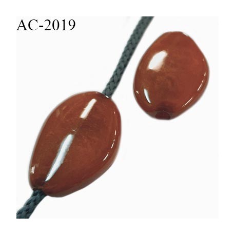 Perle en pvc couleur marron effet pierre largeur 26 mm hauteur 38 mm pour cordon de 3 mm de diamètre prix à l'unité