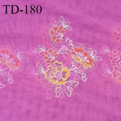 Dentelle brodée sur tulle couleur rose haut de gamme douce agréable au toucher largeur 40 cm prix pour un mètre soit 4 motifs