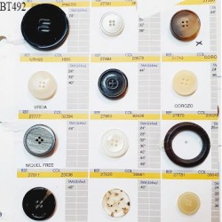 Plaque de 11 boutons pour création unique diamètre 20 à 44 mm et 1 anneau diamètre intérieur 27 mm prix pour la plaque entière