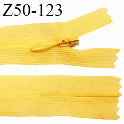 Fermeture zip 50 cm YKK non séparable couleur jaune pâle zip glissière nylon invisible longueur 50 cm prix à l'unité