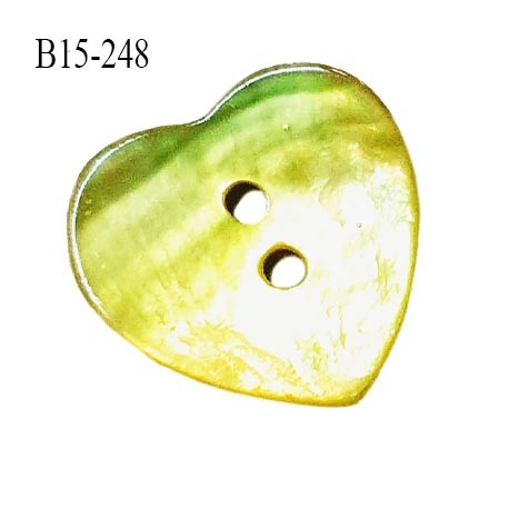 Bouton coeur nacre couleur vert anis 2 trous largeur 15 mm prix à la pièce