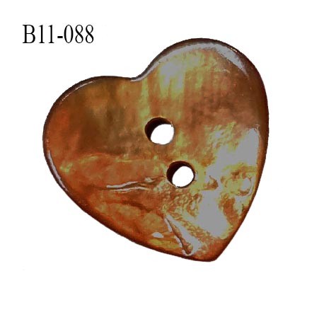 Bouton coeur nacre 11 mm couleur marron 2 trous largeur 11 mm prix à la pièce