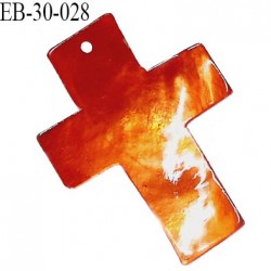Pendentif croix en nacre couleur orange largeur 30 mm hauteur 38 mm prix à l'unité