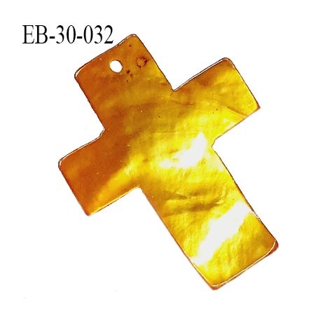 Pendentif croix en nacre couleur orange clair largeur 30 mm hauteur 38 mm prix à l'unité