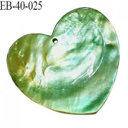 Pendentif coeur en nacre couleur vert largeur 40 mm hauteur 38 mm prix à l'unité