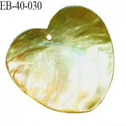 Pendentif coeur en nacre couleur anis largeur 40 mm hauteur 38 mm prix à l'unité