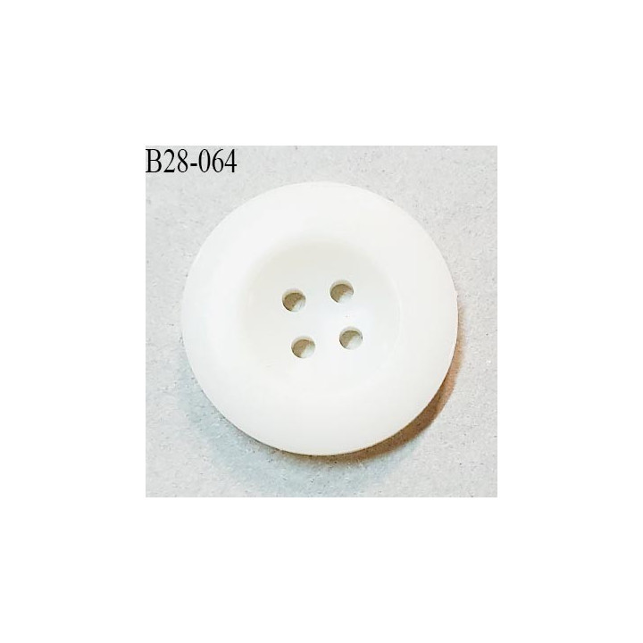 Bouton 28 mm en pvc couleur écru 4 trous diamètre 28 mm épaisseur 5 mm prix à la pièce