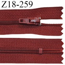 Fermeture zip 18 cm non séparable couleur rouge foncé largeur 2.7 cm zip nylon longueur 18 cm prix à l'unité