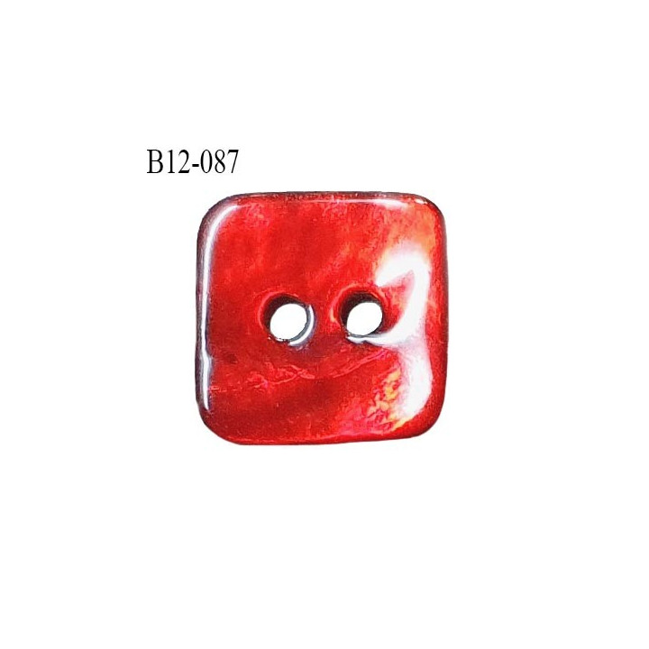 Bouton carré nacre 12 mm couleur rouge largeur 12 mm 2 trous prix à la pièce
