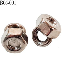 Bouton 6 mm en métal  chromé  brillant en forme d'écrou accroche avec un anneau coté de 6 millimètres