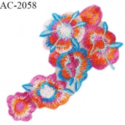 Décor motif fleurs brodées à coudre largeur 8 cm hauteur 14 cm prix à la pièce