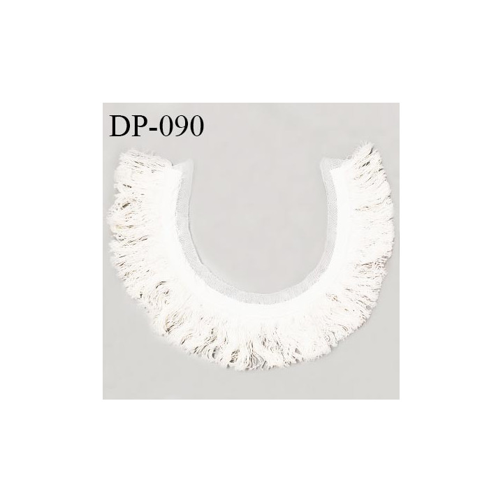 Devant plastron col frange couleur naturel largeur 37 cm hauteur 20 cm prix à l'unité