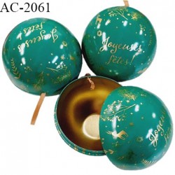 Boule de Noël boîte cadeau en fer couleur vert et doré avec inscription Joyeuses Fêtes diamètre 9.5 cm prix à la pièce
