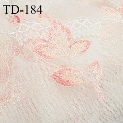 Dentelle brodée 30 cm très haut de gamme couleur corail sur tulle couleur naturel fabriqué en France prix pour un mètre