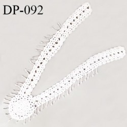 Devant plastron col crochet couleur naturel avec perles hauteur 36 cm prix à l'unité