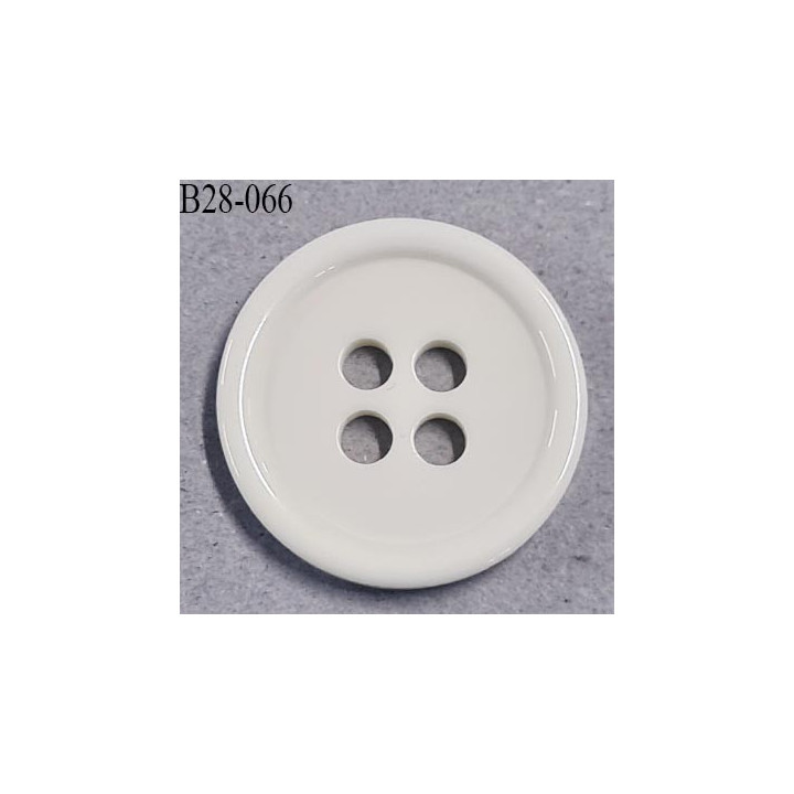 Bouton 28 mm en pvc couleur écru coquille d'oeuf brillant 4 trous diamètre 28 mm épaisseur 4 mm prix à la pièce
