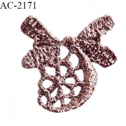 Motif guipure décor ornement spécial lingerie haut de gamme motif à coudre couleur marron glacé hauteur 20 mm largeur 20 mm