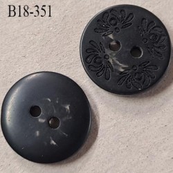 Destockage Bouton 18 mm en pvc couleur noir 2 trous diamètre 18 mm épaisseur 4 mm prix à la pièce