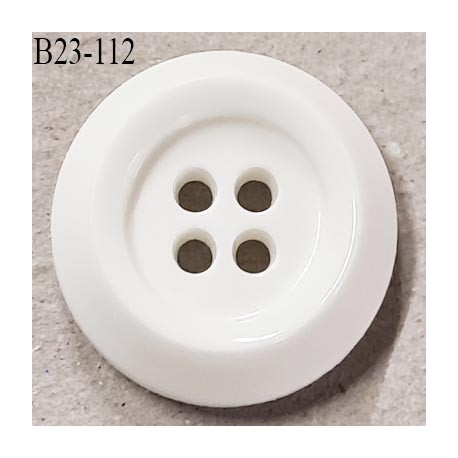 Bouton pvc 23 mm couleur blanc naturel brillant épaisseur 6.7 mm 4 trous diamètre 23 mm prix à la pièce