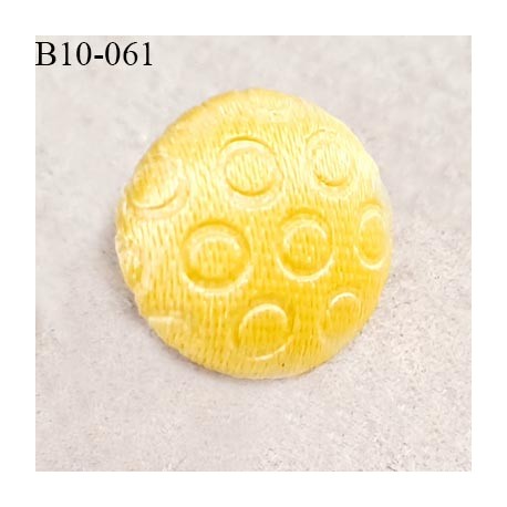Bouton 10 mm lingerie et autres bouton recouvert de satin couleur jaune accroche avec un anneau prix à la pièce