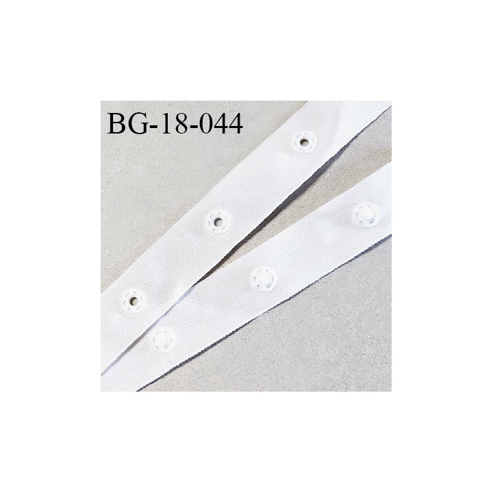 Bande pression agrafe 18 mm synthétique très solide couleur blanc avec pressions pvc espacées de 28 mm prix au mètre