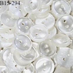 Bouton 15 mm en pvc couleur naturel brillant effet nacré fabriqué en France 2 trous diamètre 15 mm prix à la pièce