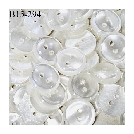 Bouton 15 mm en pvc couleur naturel brillant effet nacré 2 trous diamètre 15 mm épaisseur 3 mm prix à la pièce