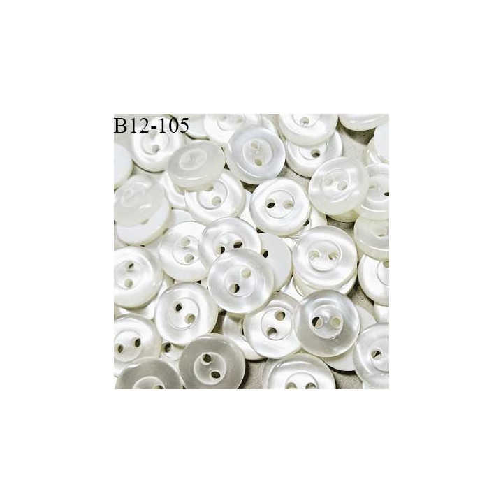 Bouton 12 mm en pvc couleur naturel brillant effet nacré fabriqué en France 2 trous diamètre 12 mm prix à la pièce