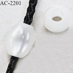 Perle en pvc couleur naturel nacré hauteur 15 mm largeur 12 mm passage pour cordon de 4 mm prix à l'unité