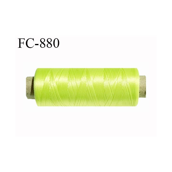 Bobine de 500 m fil mousse polyamide n° 120 couleur vert anis longueur de 500 mètres bobiné en France