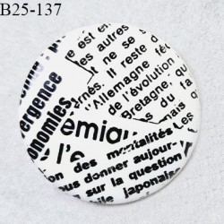 Bouton 25 mm en pvc couleur blanc avec inscriptions noires fabriqué en France accroche avec un anneau prix à l'unité