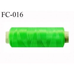 Bobine 500 m de fil mousse polyester fil n° 120 couleur vert tirant sur le fluo longueur du Cone 500 mètres bobiné en France