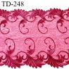 Dentelle 24 cm brodée sur tulle non extensible couleur rose indien haut de gamme largeur 24 cm prix pour 1 m