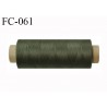 bobine de fil polyester texturé couleur vert kaki longueur 500 mètres largeur de la bobine 5.5 cm fabriqué en France