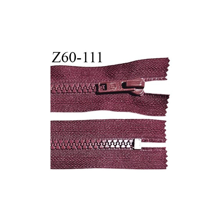 Fermeture zip moulée 60 cm couleur bordeaux prune longueur 60 cm largeur 3.2 cm zip moulée largeur 6 mm