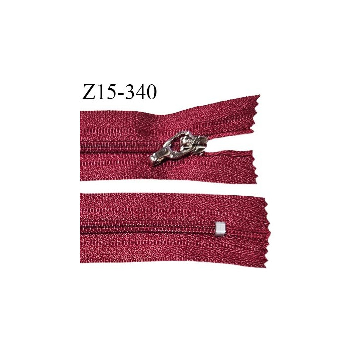 Fermeture zip 15 cm couleur rouge bordeaux non séparable curseur métal longueur 15 cm largeur 2.7 cm largeur du zip 4 mm