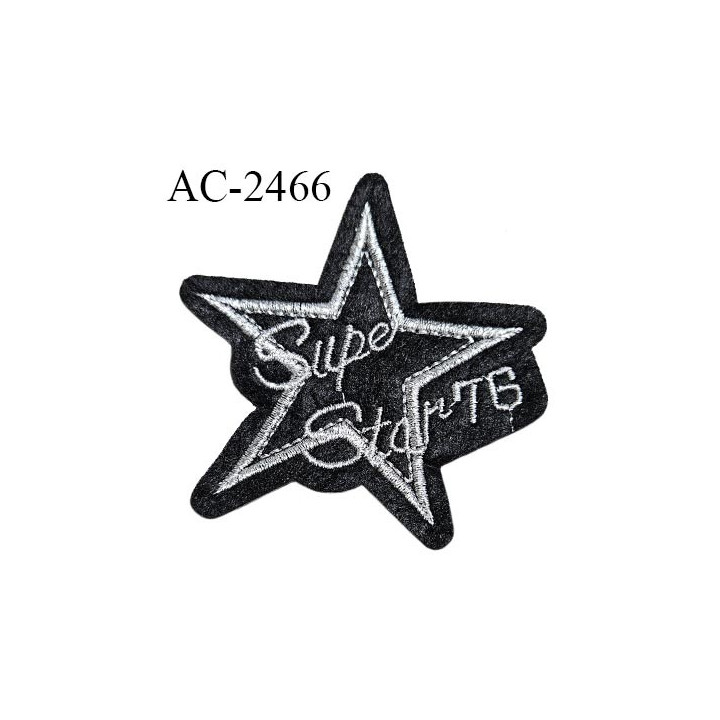 Décor ornement écusson étoile en feutrine noire et fil argenté avec inscription Super Star 76 largeur 7.5 cm à coudre