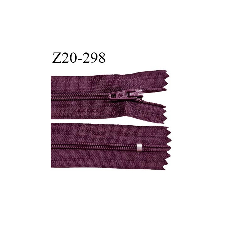 Fermeture zip 20 cm non séparable couleur bordeaux foncé avec glissière nylon largeur 2.5 cm longueur 20 cm