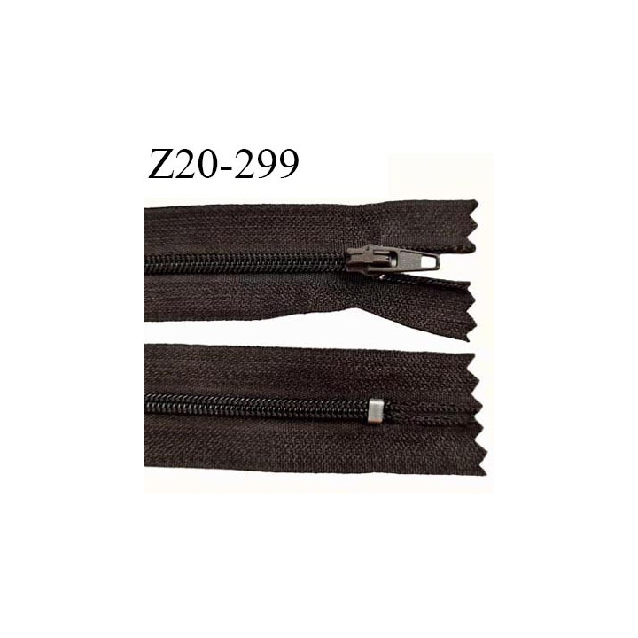 Fermeture zip 20 cm non séparable couleur marron foncé avec glissière nylon largeur 2.5 cm longueur 20 cm