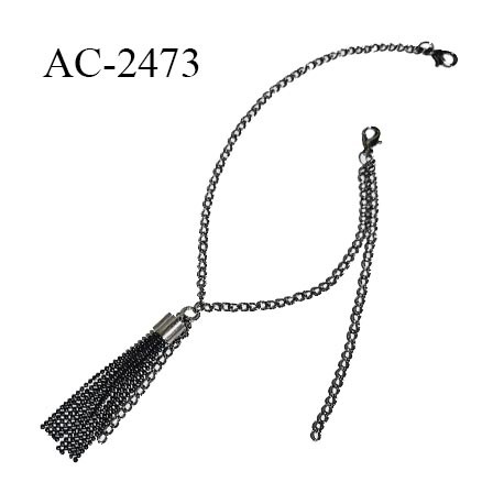 Accessoire décor chaînette couleur argent longueur totale de la chaîne 35 cm avec pompon style perles hauteur 6 cm
