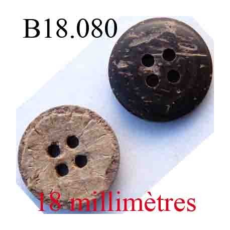 bouton 18 mm couleur marron clair et foncé façon bois avec incrustations 4 trous diamètre 18 mm