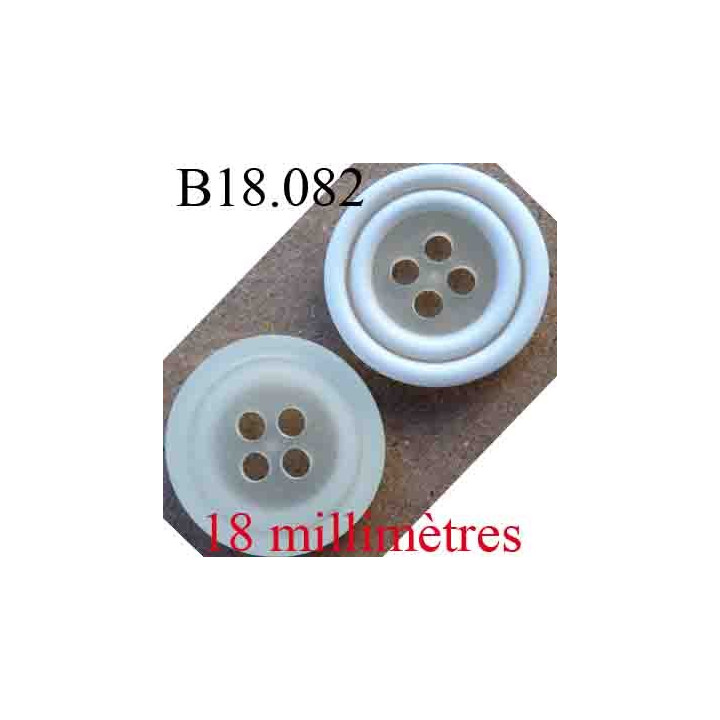 bouton 18 mm couleur blanc et blanc cassé 4 trous diamètre 18 mm