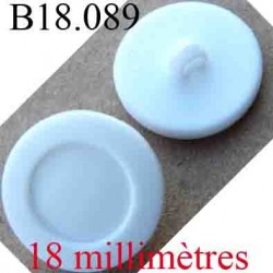 bouton 18 mm couleur blanc fixation avec un anneau au dos diamètre 18 mm