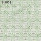 Dentelle brodé sur tulle non extensible couleur vert haut gamme largeur 135 cm prix pour 10 cm de long et 135 cm de largeur