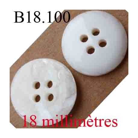 bouton 18 mm couleur blanc brillant et blanc marbré 4 trous diamètre 18 mm