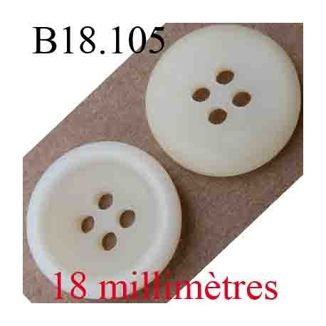 bouton 18 mm couleur blanc cassé beige 4 trous diamètre 18 mm